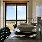 Sunny In - Balcony, Sunset, Dishwasher, Ac & Wi-fi